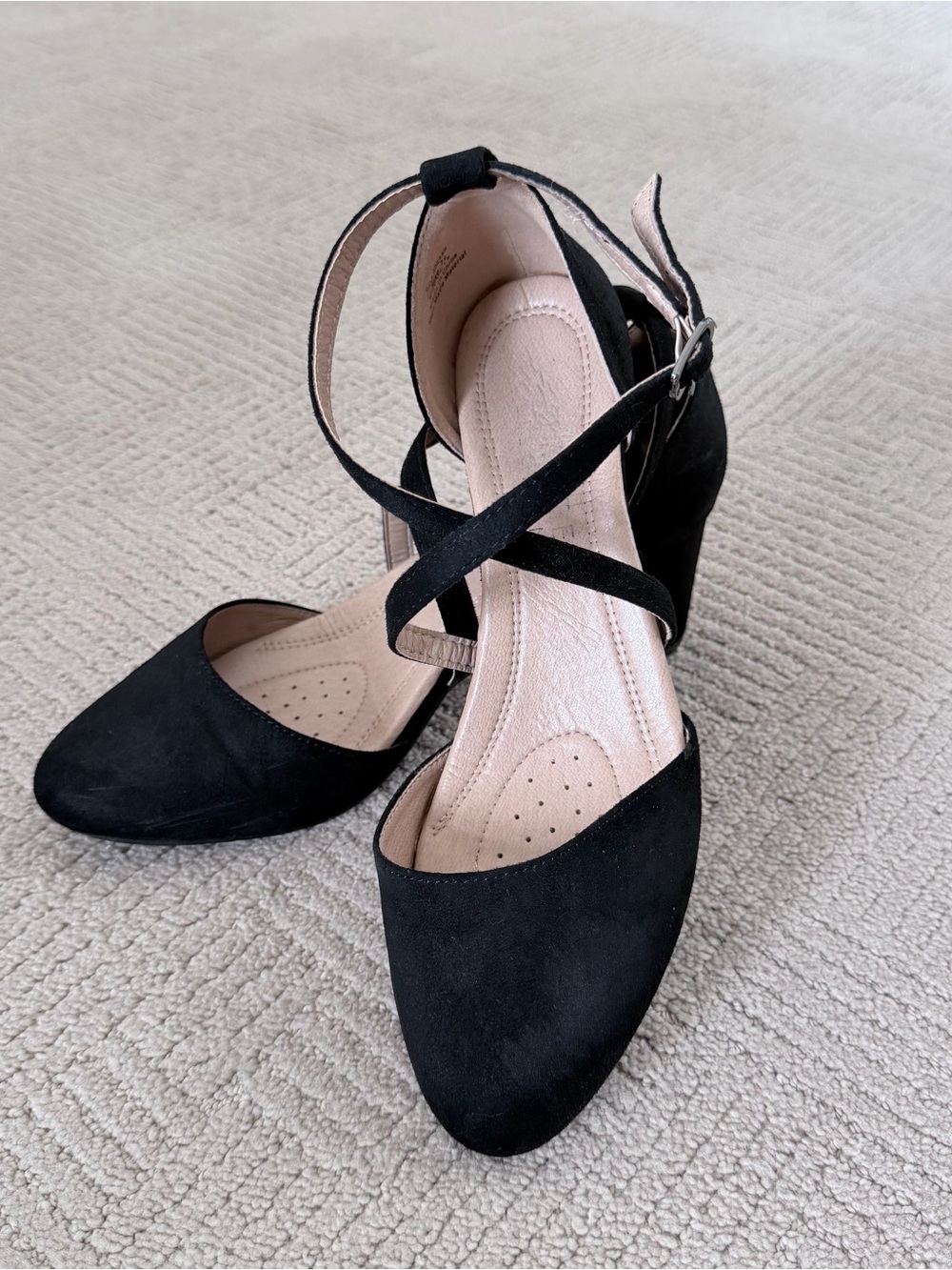 Journee Collection Women’s Black Cross-Strap Suede Heels | Size 7.5
